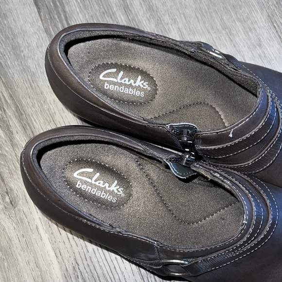 Clarks Bendables Leather Ankle Boots Size 9W - Picture 5 of 8